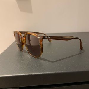 Ray Bans RB4306 in Gloss Tortoise